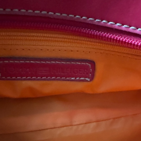 Tommy Hilfiger Vibrant Red Shoulder Bag - Picture 2 of 6